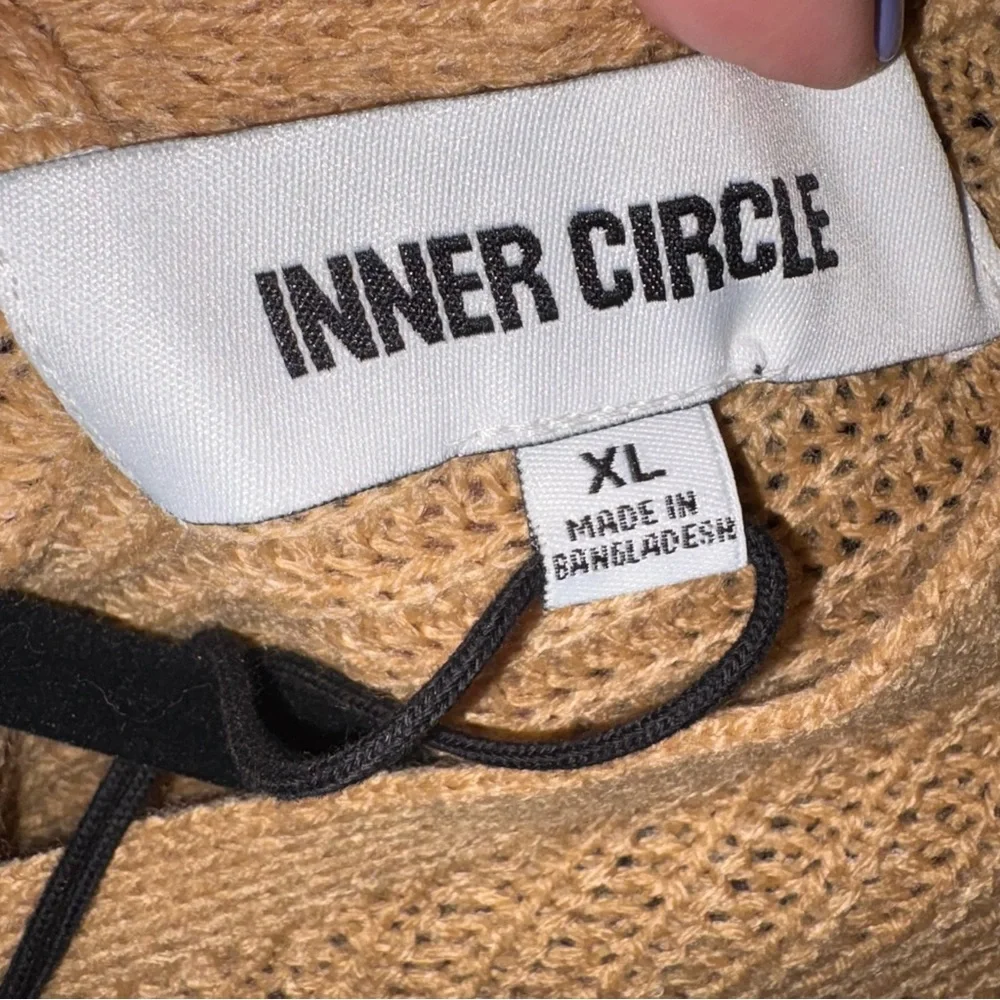 Tan and Blue V-Neck Colorblock Sweater - Picture 2 of 6